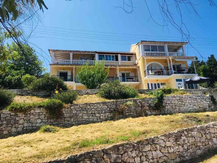 Apartment The Sea 3 *